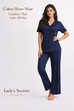 Short-sleeved pajamas.